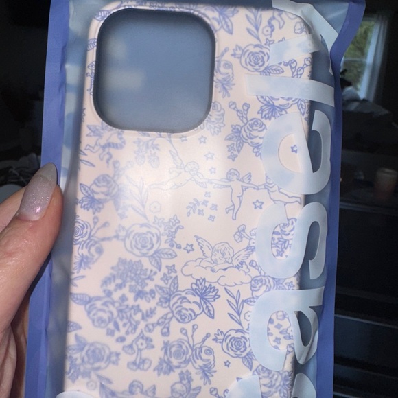 Casely cherubs phone case iPhone 15 pro max - Picture 4 of 4